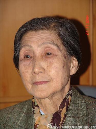 [又一位南京大屠杀幸存者去世 为不应沉没的真相转发！]据@侵华日军南京大屠杀遇难同胞纪念馆10日晚，任静萍老人静静地走了。当年南京沦陷后，她被日军的炮弹炸伤，尾骨受伤，父亲下落不明…随着任奶奶的去世，登记在册的南京大屠杀幸存者仅剩下111位。他们，每一个都是铁证！转发，让真相永不沉没！