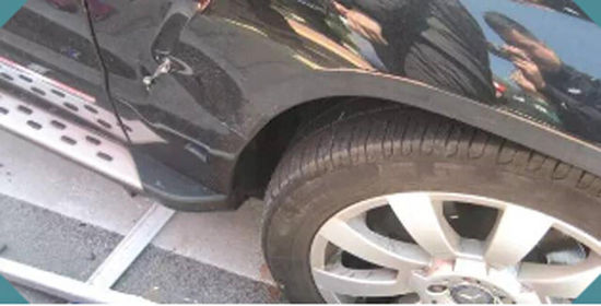 壕！女大学生借凯迪拉克在珠海连撞奔驰宝马