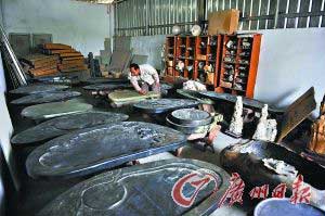 经过几个月，甚至几年制作而成的石台。