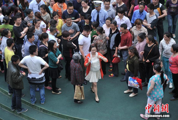 重庆一幼儿园疑似给学生吃劣质食物5