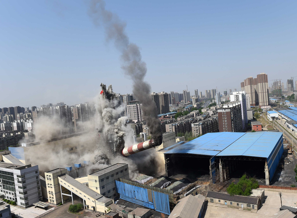 沈阳市内最高烟囱爆破重建4