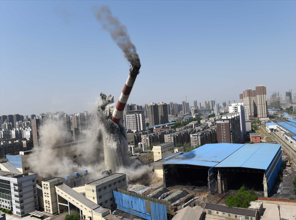 沈阳市内最高烟囱爆破重建3