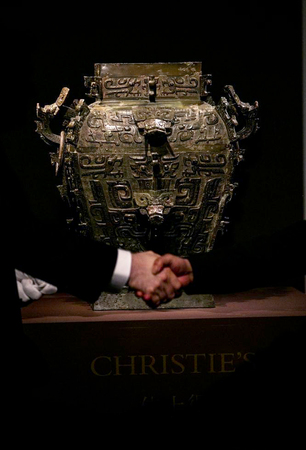 “方罍之王”皿方罍纽约完成器身交接-即将重归故里3