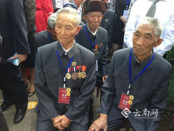 6月12日，2014年“忠魂归国”公益活动在云南省腾冲县举行。中国远征军在缅甸抗日阵亡将士的部分遗骸和墓地的圹兆土将被装于24个骨灰罐，归葬在云南省腾冲国殇墓园的中国远征军阵亡将士墓。此时，距离这些将士出国远征，已过去了70馀年。图片来源：云南网1