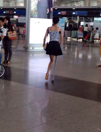 06网友@黄宇峰在微博上的这张图，感动了不少网友。