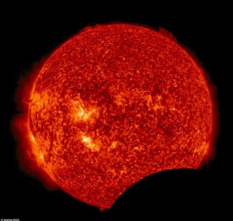 不同红外波长下，拍摄出的效果不同。