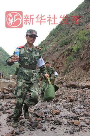 急行军奔赴灾区的谢樵。