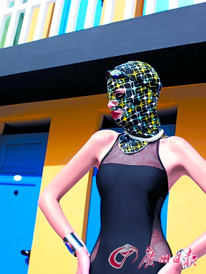 “脸基尼”国际时尚圈获热捧-法摄影师称灵感来自中国大妈3