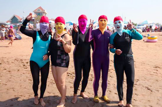 “脸基尼”国际时尚圈获热捧-法摄影师称灵感来自中国大妈2