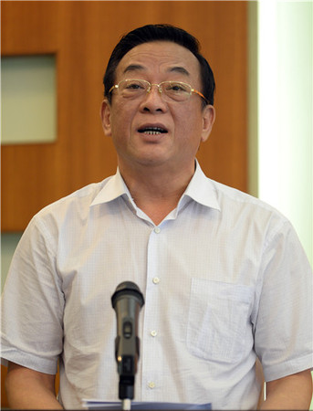 02全国政协经济委员会副主任，中共甘肃省委原常委、副省长石军_副本