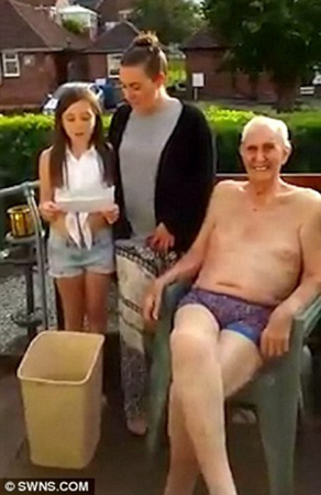 102岁的英国老人雷诺兹(Jack Reynolds)