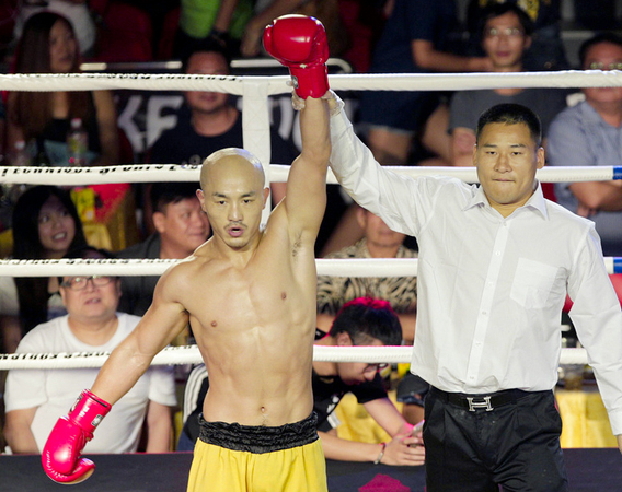 武僧一龙首战香港-一回合疯狂KO日本拳王5