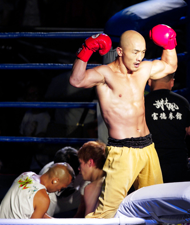 武僧一龙首战香港-一回合疯狂KO日本拳王4