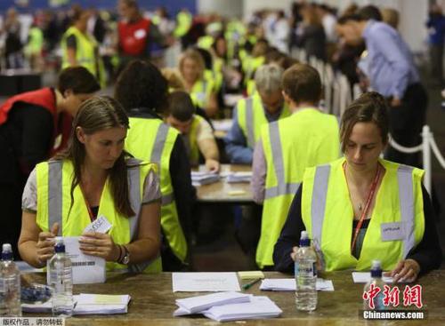 9月18日，苏格兰爱丁堡的投票站。