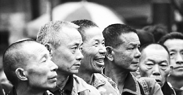 随着第一代外来务工人员逐渐到达退休年龄，他们的养老问题愈发突显。