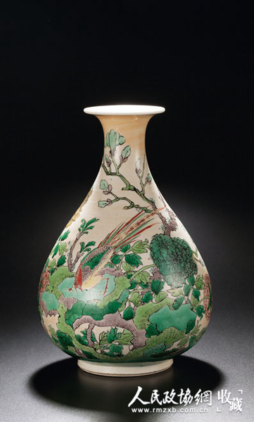 清康熙 米黄釉五彩玉堂富贵玉壶春