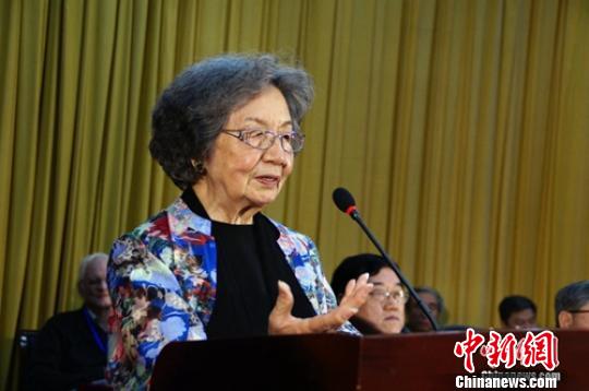 九十高龄汉学家叶嘉莹：我的一生“根”在中国