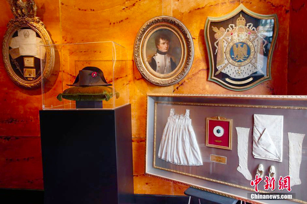 拿破仑帽拍出近190万欧元高价3