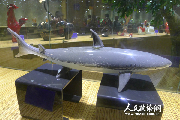 博山现代琉璃制品四_副本