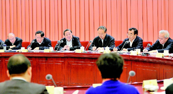 11月27日，全国政协在北京召开双周协商座谈会，围绕“大力支持中小微企业技术创新”协商讨论、建言献策。全国政协主席俞正声主持会议并讲话。 本报记者姜贵东摄