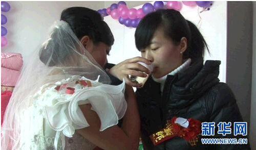 妹妹替哥拜堂当新郎