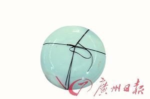 现场?；な笛槭依锏陌子苑酆?。