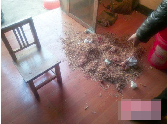 11岁男孩黑诊所就医-被割喉放血3分钟死亡5