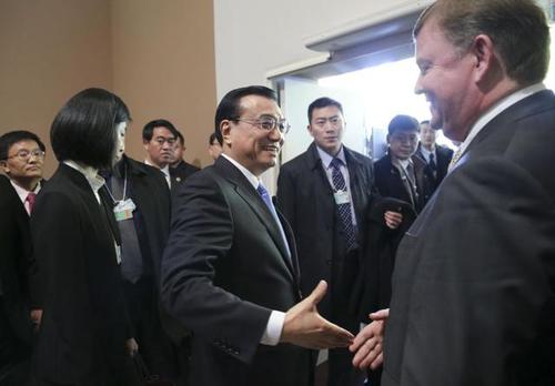 李克强总理与工商理事会代表对话会的嘉宾交流3