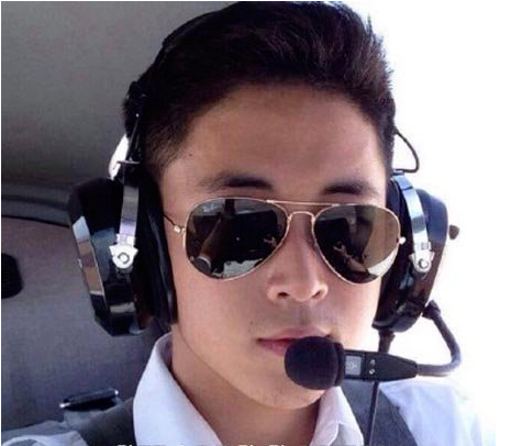 室友浓妆恶搞狼的诱惑-身后上铺小哥抢镜走红5