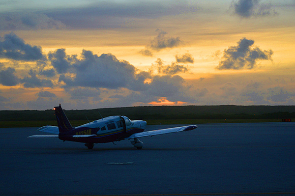新娘塞班蜜月遇空难-男子因超重躲过一劫2