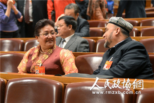 卓嘎、阿布里米提?艾合买托合提