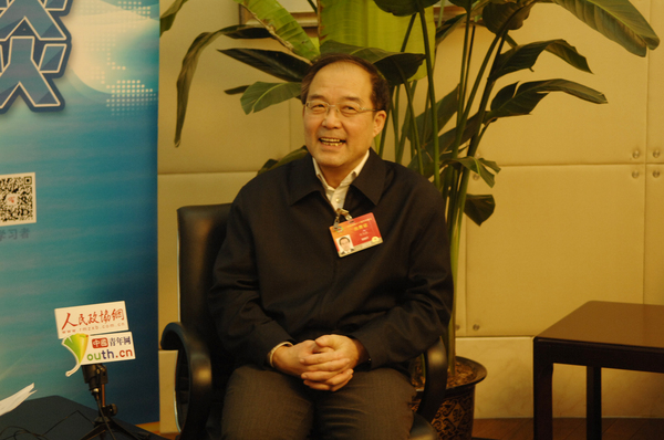 吉林省政协主席黄燕明接受本网专访5