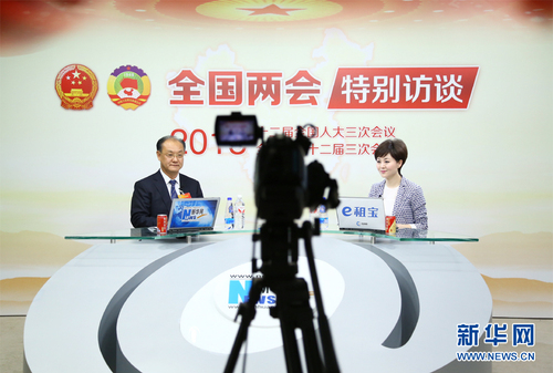 2015年3月11日，全国政协委员，中国中医科学院广安门医院党委书记、院长王阶作客新华会客厅。 新华网 李江 摄