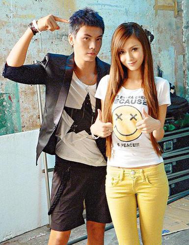 港媒曝陈伟霆死缠Angelababy 自荐做“跑男”