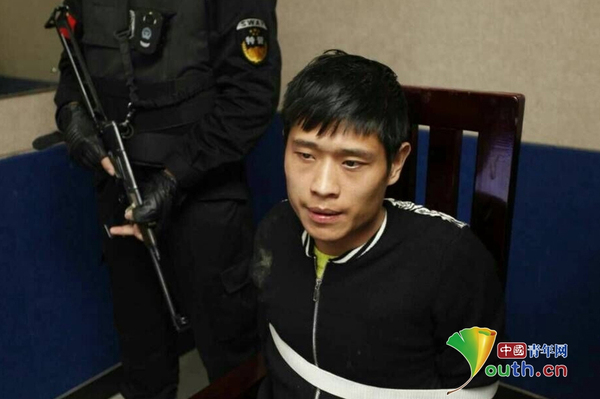 西安高陵灭门碎尸案90后嫌疑人落网-被摘头套示众我要评论2