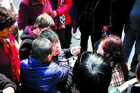 女子称父母“老畜生、老妖婆”-56岁父亲砸死独生女2