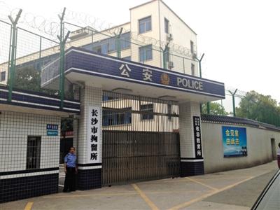 1280106409 1280106409