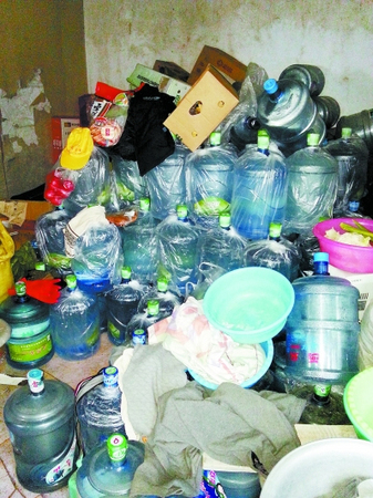 北京桶装水掺假-市面上假水至少占一半3