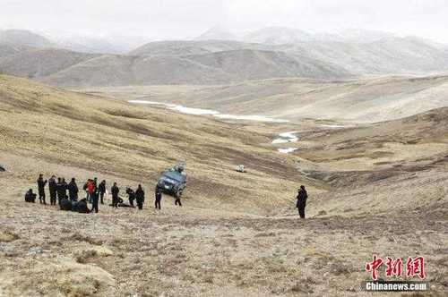 图为击毙持枪逃犯现场。中新社 张志刚 摄