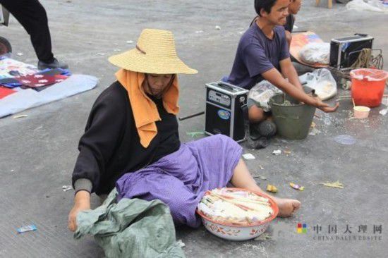 大理召开丐帮大会乞丐齐聚 揭秘乞丐在京买2套房假扮残疾