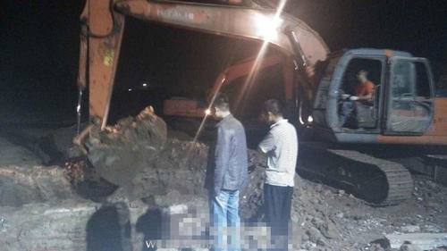 截至今日凌晨1时30分，救援人员仍在尽全力救援，并继续增强救援机械和救援力量。据医护人员称，目前还能听到孩子的哭声，生命体征应该平稳，但按目前的进度，孩子要救出来最快也得到今日早晨。