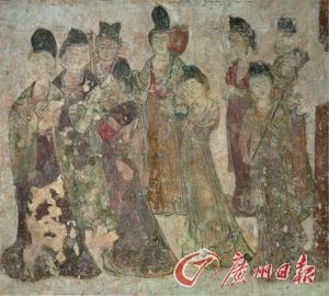 永泰公主墓壁画《持物侍女图》 永泰公主墓壁画《持物侍女图》