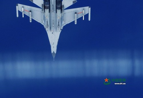 你可以驾机自由驰骋蓝天，宛如钢琴上飞舞的指尖。刘应华摄