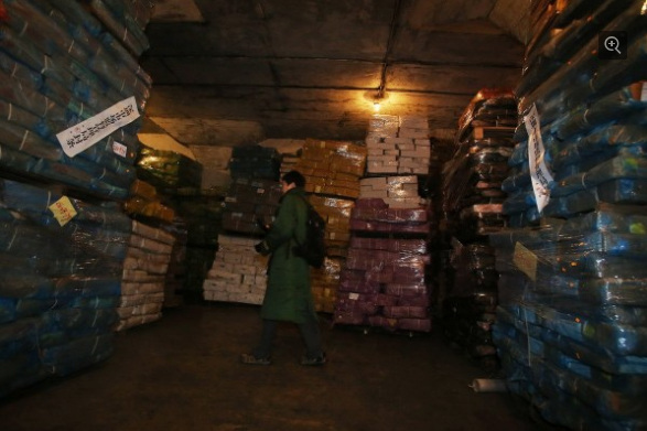 70后猪蹄等“僵尸肉”走私入境-泡椒凤爪成重灾区3