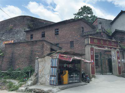 以后，湖南省衡阳县界牌镇银瓷完小学，再也不会出现陈晓雯和汤晓霞的身影。