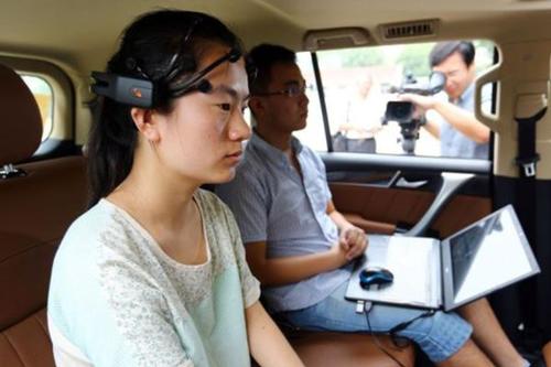 南开大学研发出脑控汽车