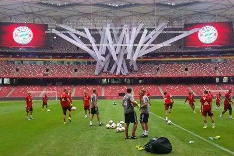 “鸟巢垮塌”消息不实 官方：只是道具