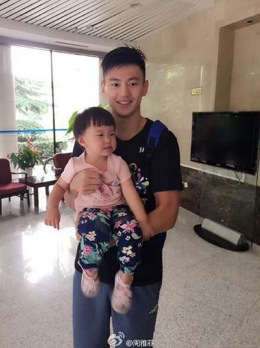 女生看宁泽涛游泳，相当于男生看林志玲洗澡