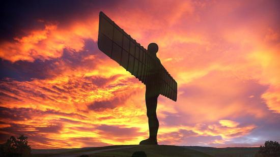 安东尼?葛姆雷，《北方的天使》（1994-8）图片： ? Antony Gormley and Gateshead Council.