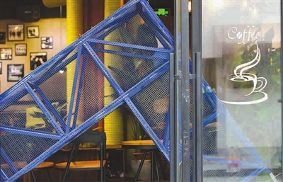 ■ 当艺术不再是咖啡馆的装饰，而成为咖啡馆的“主角”时，带给观众的又将是怎样的全新体验？